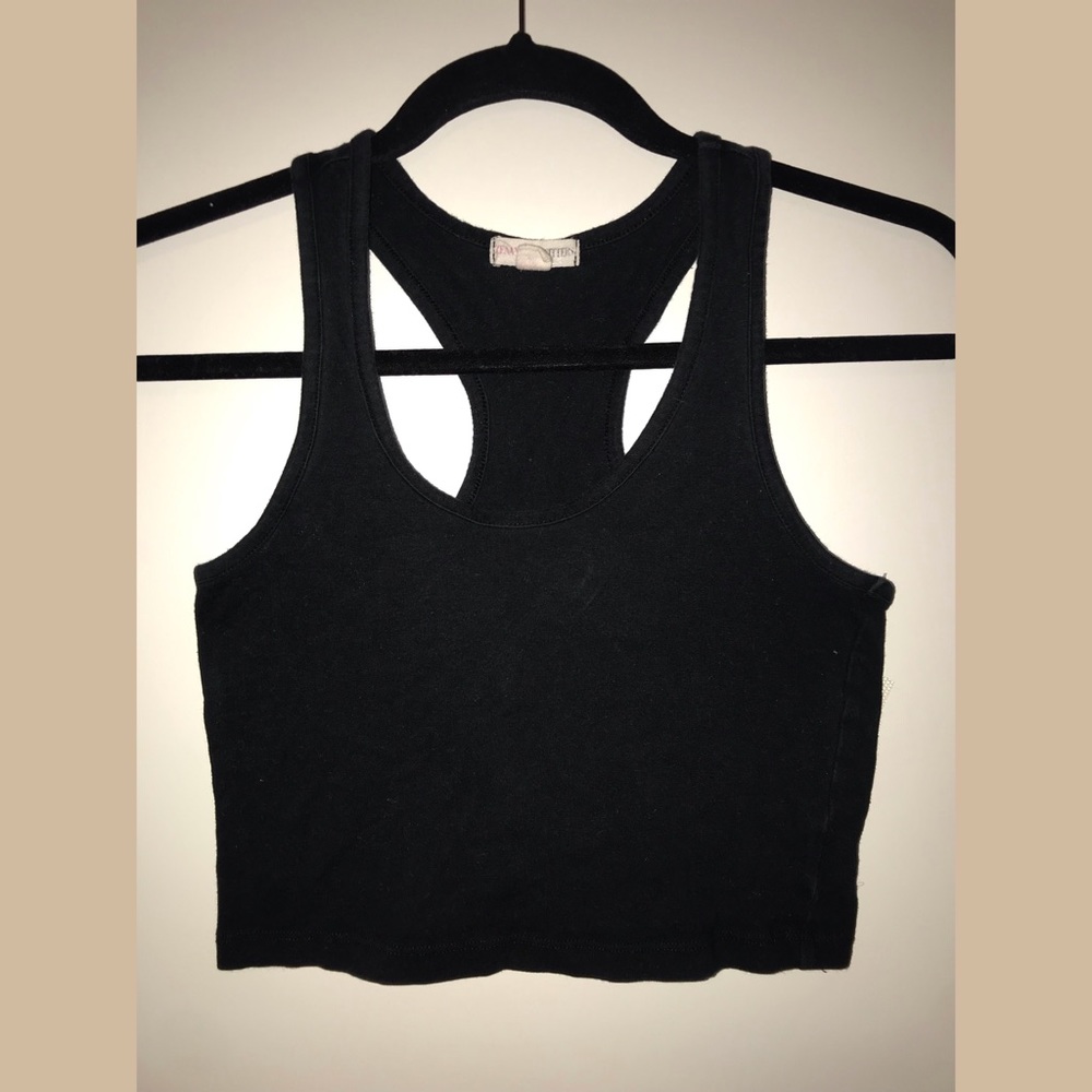 Black cropped tank